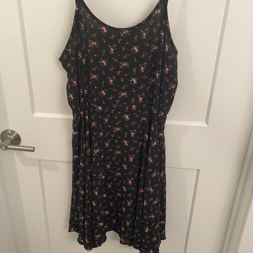 Never Worn Forever 21 Plus Black Floral Cami Dress